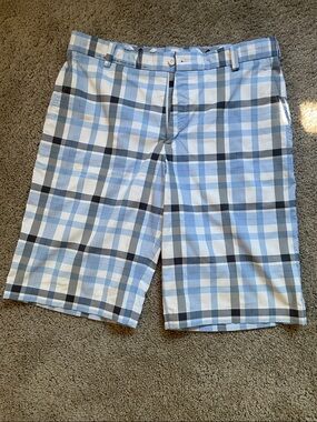 Nike Golf Men's Shorts Light Blue and White Plaid Flat Front 32 Waist Dri-fit